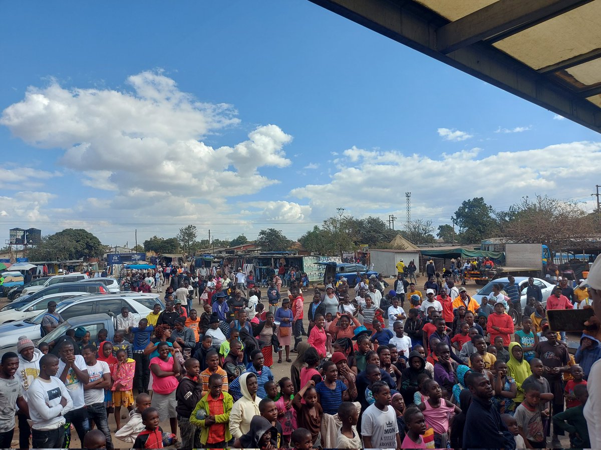 ChraHarare's tweet photo. Happening Now!!
Service Delivery Roadshow 
at Kamunhu Shopping Centre, Mabvuku/ Tafara.

Come Join Us as we advocate for 
#QualityServiceDelivery in @ProvinceHarare https://t.co/VrX1UR7klt