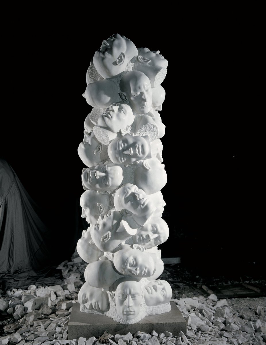 xuejiye66's tweet photo. Painting 2005
marble 2006-2008
porcelain 2022 https://t.co/YP5lvK0bcY