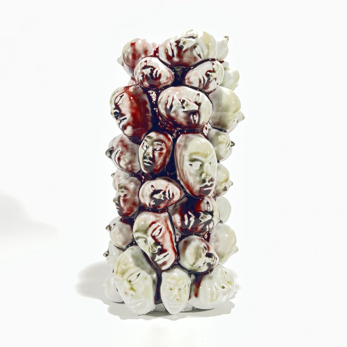 xuejiye66's tweet photo. Painting 2005
marble 2006-2008
porcelain 2022 https://t.co/YP5lvK0bcY