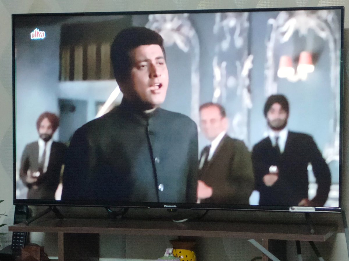 Watching Hai Preet Jahan Ki Reet Sadaa song #ManojKumar month of #IndependenceDay