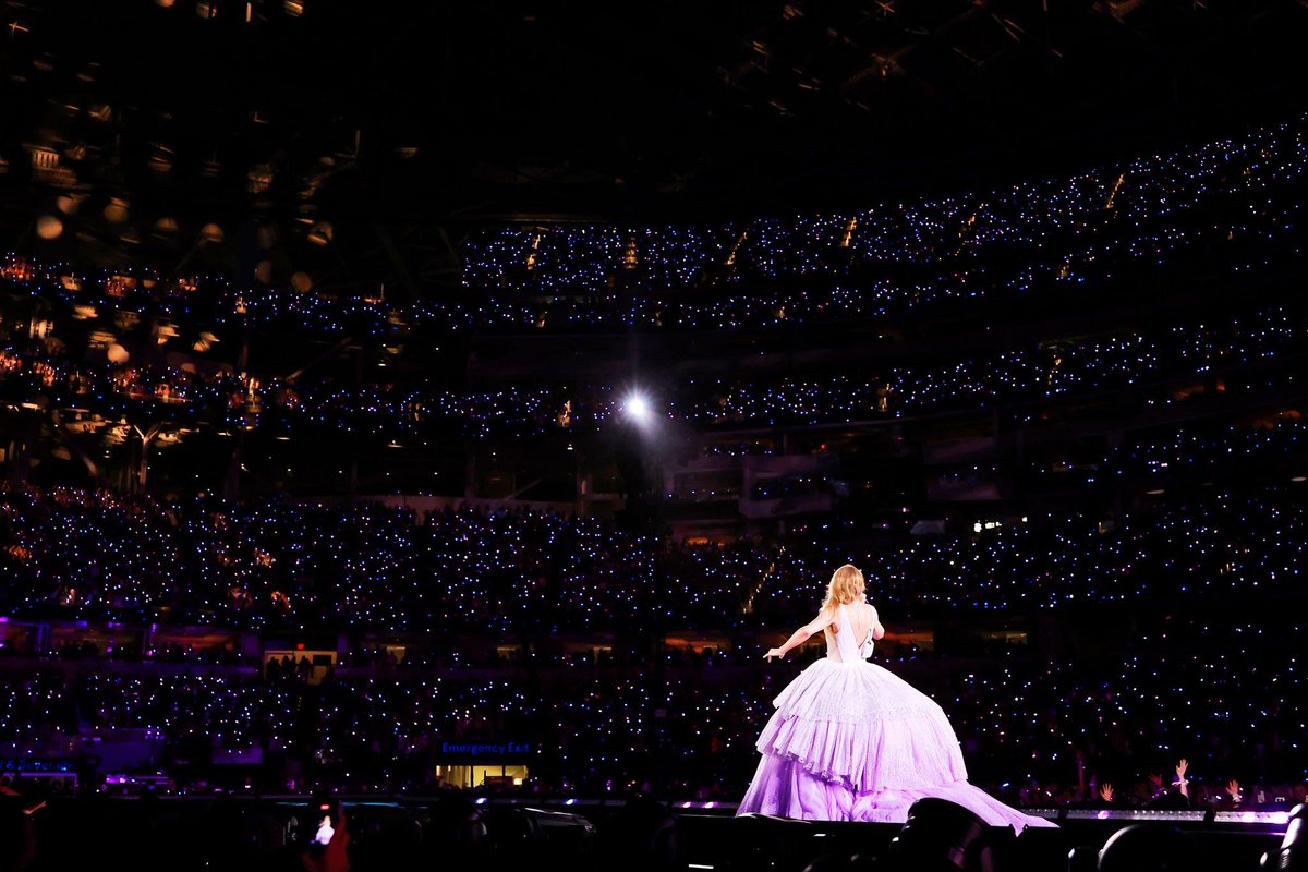 🏟 | @NYTimes applauds #TSTheErasTour as “a success without equal” among this year's summer tours:

“Swift stands apart, in numbers and in media noise. A dominance that the entertainment business had largely accepted as impossible to replicate in the fragmented 21st century.”