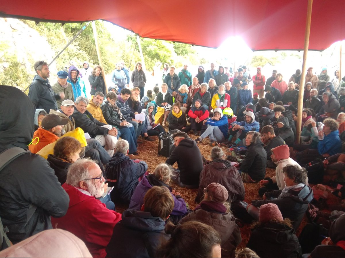 martinbodrero's tweet photo. @Reporterre @radioparleur Les #Resistantes se termine pour moi ce samedi. C étais hyper intéressant vivement la prochaine ! Ce fut un beau moment de mobilisation pour la suite de nos luttes. Je vous raconte ça bientôt sur @bastamedia_ 😉 https://t.co/rwnZ3WeJHC