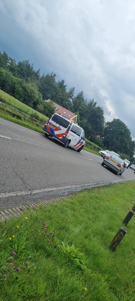 Pol_Milieu_NDRN's tweet image. Late dienst, meteen #prio1 naar een #verkeersongeval. Gelukkig enkel materiële schade. ^JR