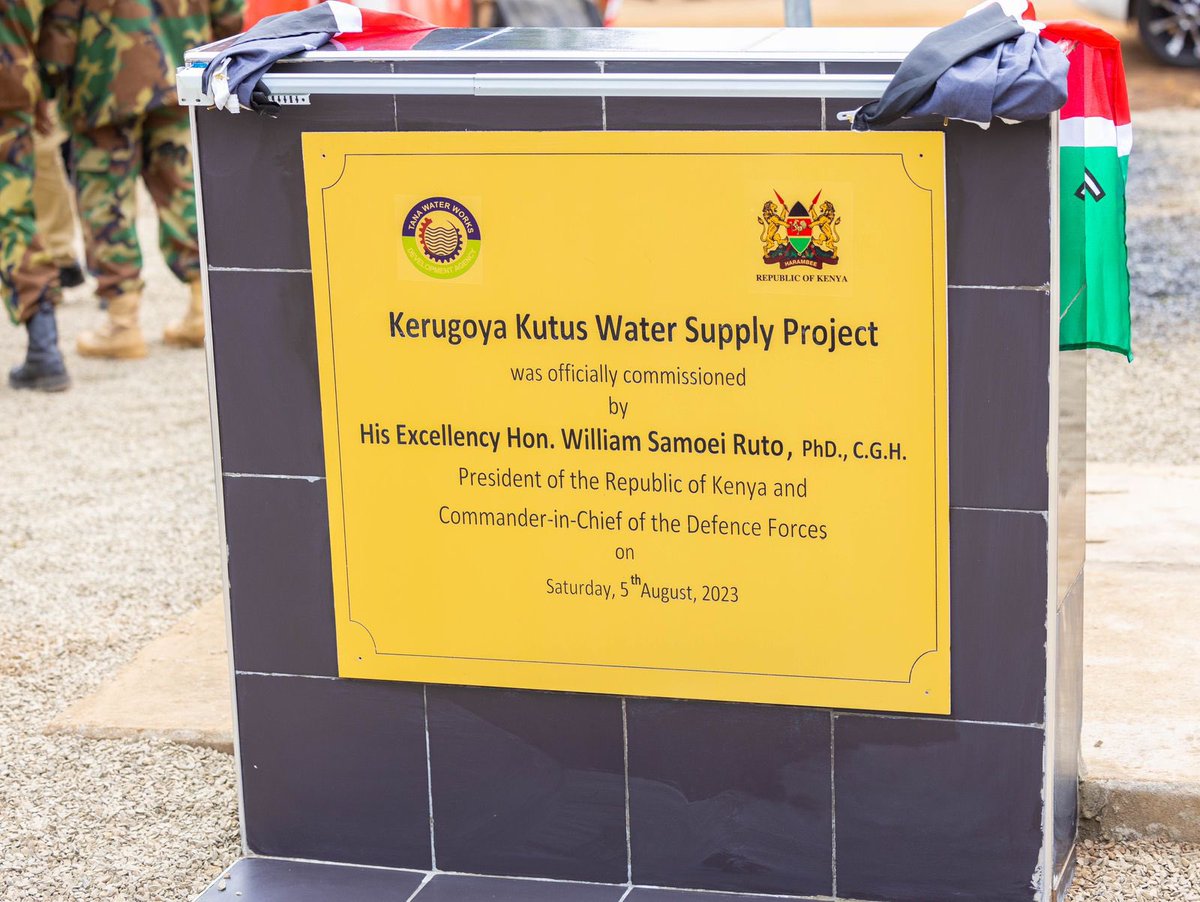 WahomeHon's tweet image. His Excellency Dr. William Samoei Ruto, CGH @WilliamsRuto has commissioned the  𝐊𝐄𝐑𝐔𝐆𝐎𝐘𝐀 - 𝐊𝐔𝐓𝐔𝐒 𝐖𝐀𝐓𝐄𝐑 𝐒𝐔𝐏𝐏𝐋𝐘 𝐏𝐑𝐎𝐉𝐄𝐂𝐓 in Kirinyaga County.

After completeion,  the number of targeted beneficiaries are 109,000 households making up 350,000 people as a…