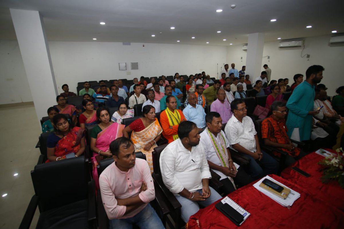DrManikSaha2's tweet photo. With the Sankalp to further strengthen the organization at the booth level for continuing the winning streak of Bharatiya Janata Party, today held an organizational meeting with the Karyakartas of Kailashahar &amp; Chandipur Mandals under Unakoti district.

@blsanthosh https://t.co/Y8Hi2kIaE5