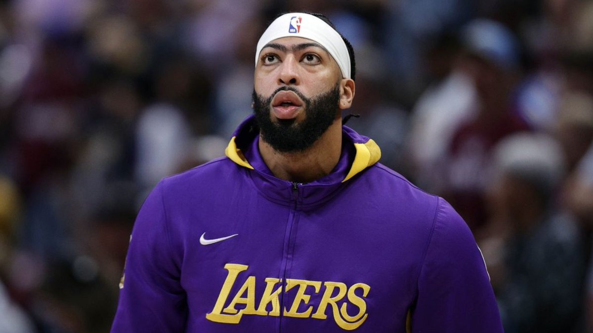 Anthony Davis just signed the NBA's richest annual extension (3 years $186 million).

And the 𝘵𝘢𝘹𝘦𝘴 will be steep playing in LA: 🥴

$62M: Salary
-
$22.9M: Federal Tax
$6M: NBA Escrow
$4.1M: Cali Tax
$1.8M: Agent Fee
$1.8M: Jock Tax
$1.4M: FICA/Medicare
=
$24M: Net Income