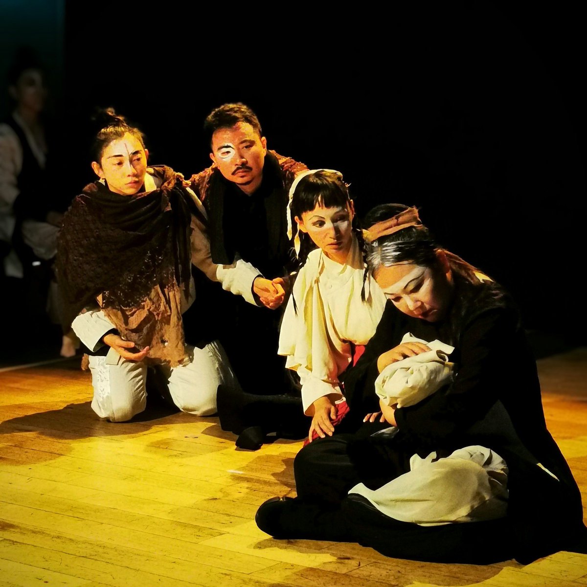 Theatre SanTuoQi's production of Bertocht's powerful anti-war play  "Mother Courage and Her Children" <a href="/theSpaceUK/">theSpaceUK</a> is fantastic physical theatre that's worth adding to your #edfringe23 diary.