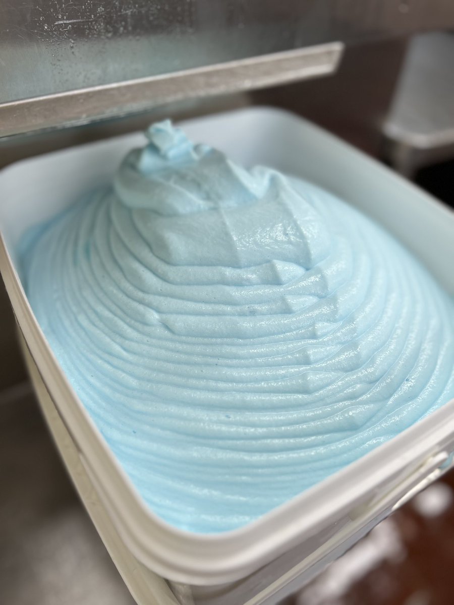 NastosIceCream's tweet photo. Gorgeous weather for Italian ices π§π§
#blueraspberry #cherry #watermelon #mango #cantaloupe #chocolate #sourapple #italianices #homemade #treatyourself #Weekendvibes #summertime #august #icecreamshops #restaurants #foodies #foodbloggers #Nastosicecream #newark #ironbound https://t.co/tPA1gN0MU7