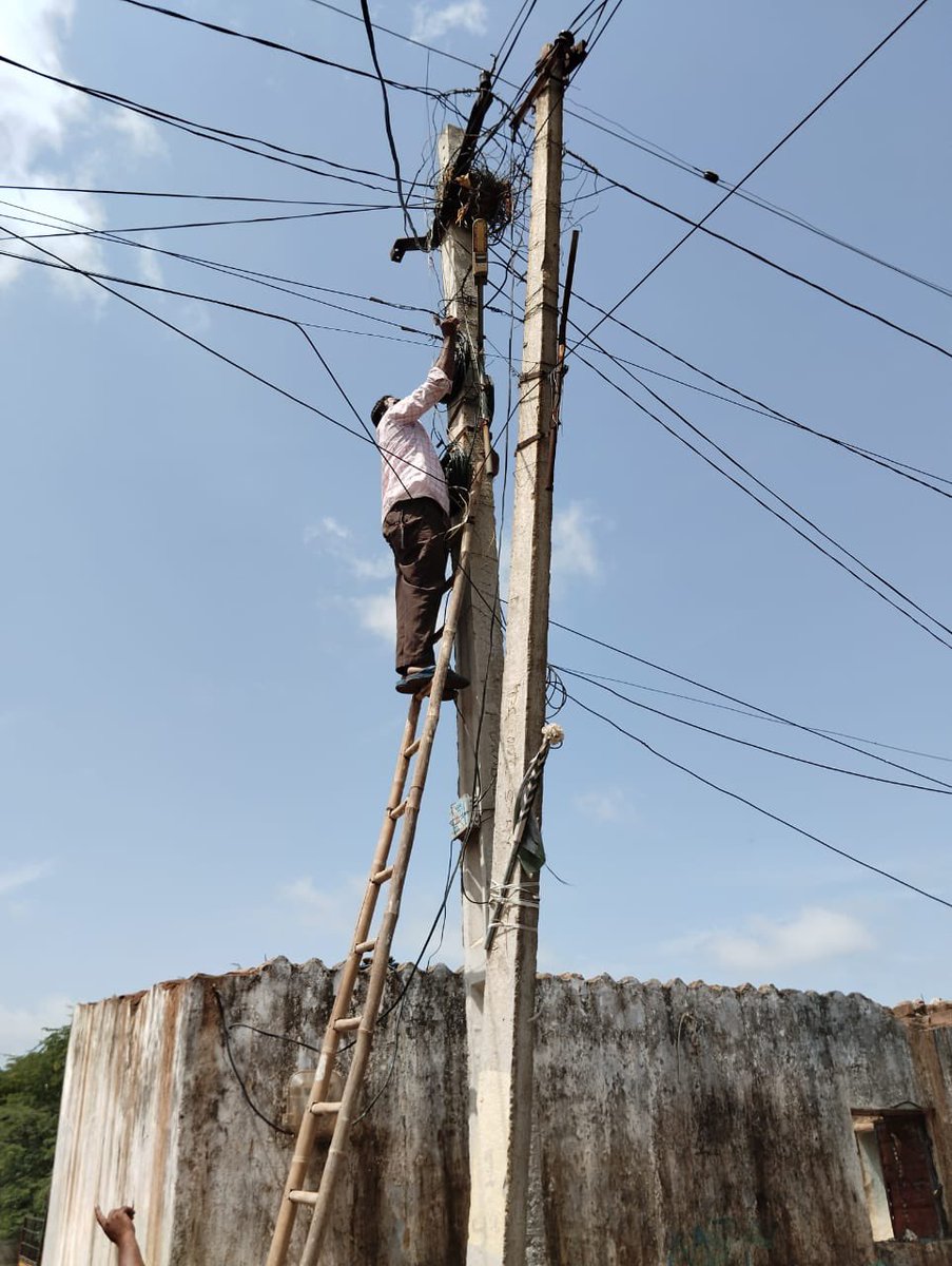 AImtiyazi's tweet photo. AIMIM Shadnagar President Municipal Councllior Mohammed Ghouse Sahab Today Visiting Ward Number (1) Light Work’s Along With Ward Member’s…
#AIMIM_ZINDABAD #WardNumber1 #FarooqNagar #Shadnagar https://t.co/LxA3stWDjS