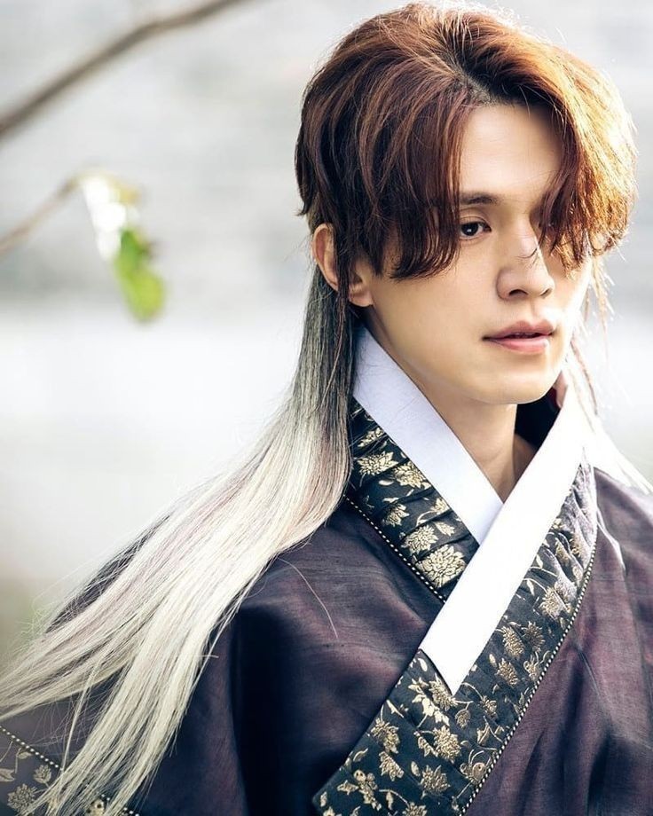 i keep wondering why Lee Yeon's long hair has to be white colored (except for the fact that the combination looks good on him)

and today was day one i realized that fox colors were WHITE, RED, and BLACK

why am i so stupid 😅

#LeeDongWook 
#TaleofTheNineTailed1938
