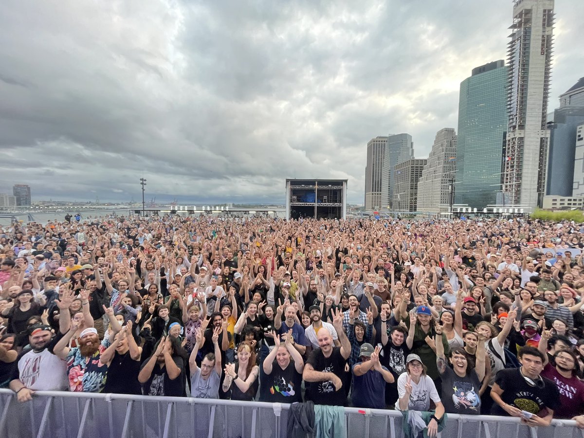 poolkidsband's tweet image. Many, many thanks to our heroes @mountain_goats 💕 for allowing us to join them for such a special evening in NYC; one we won’t soon forget🥹