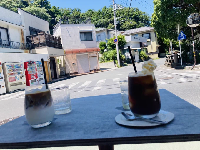 今日は毎年恒例の鎌倉での誕生日祝福を、高校からの親友小林にしてもらって、めっちゃくちゃハッピーデーになった 暑すぎて死ぬかと思ったけど、二人でのんびり時間過ごしながら、私がいきたい場所回って、たくさん美味しいもの食べて幸せ小林ありがとう〜〜〜〜