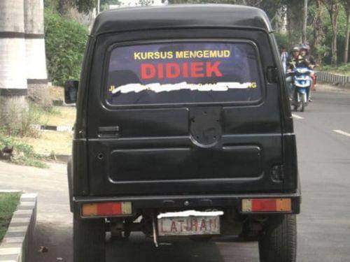 sek sek sek...

koyo ono sek aneh