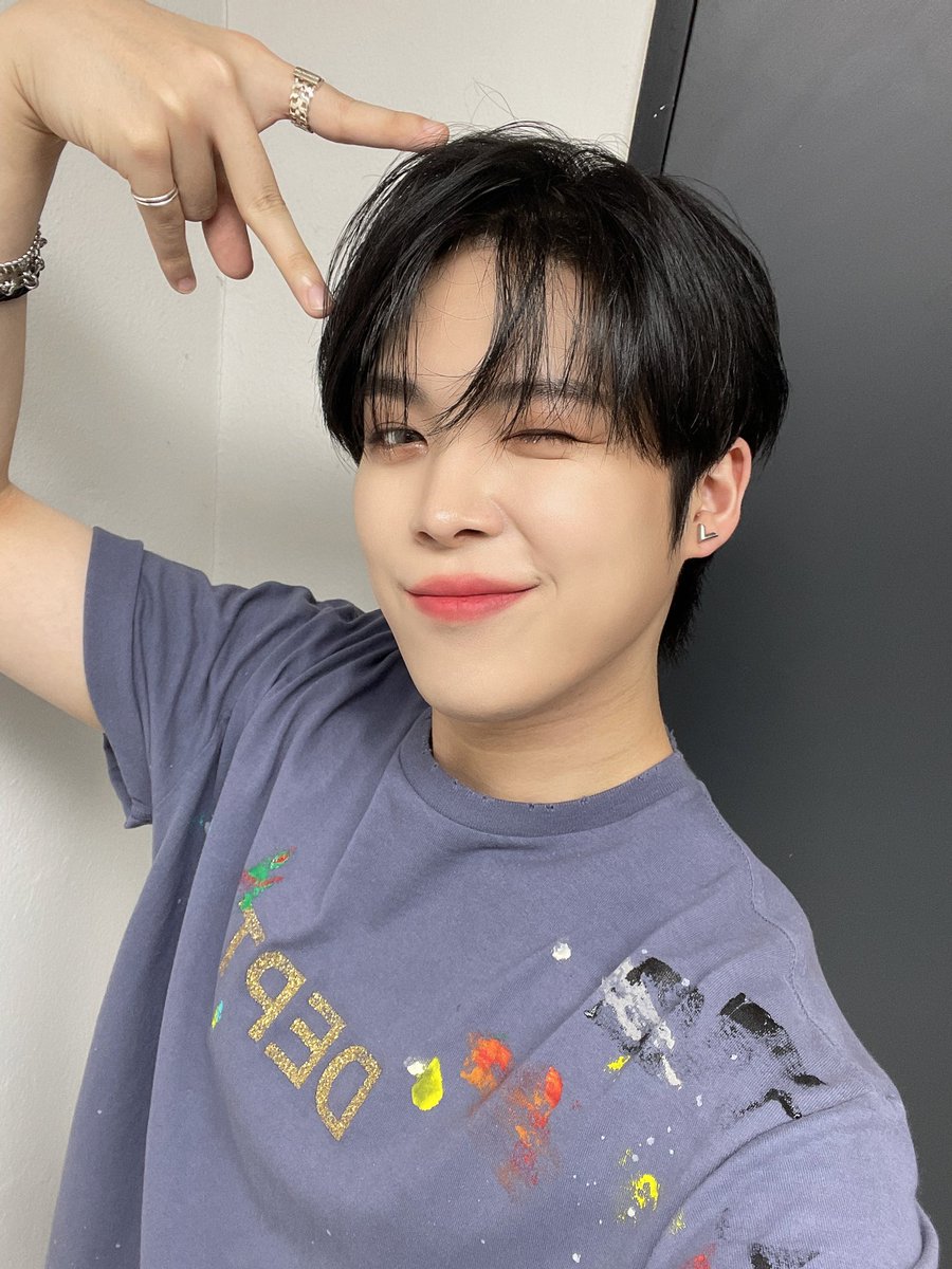 by_verivery's tweet photo. [#연호]

펩시 좋았다🥤🥤(펩소아님)

#여노 #베리베리 #베러 #펩시콘서트 #💟 https://t.co/Xi3INjwpY8