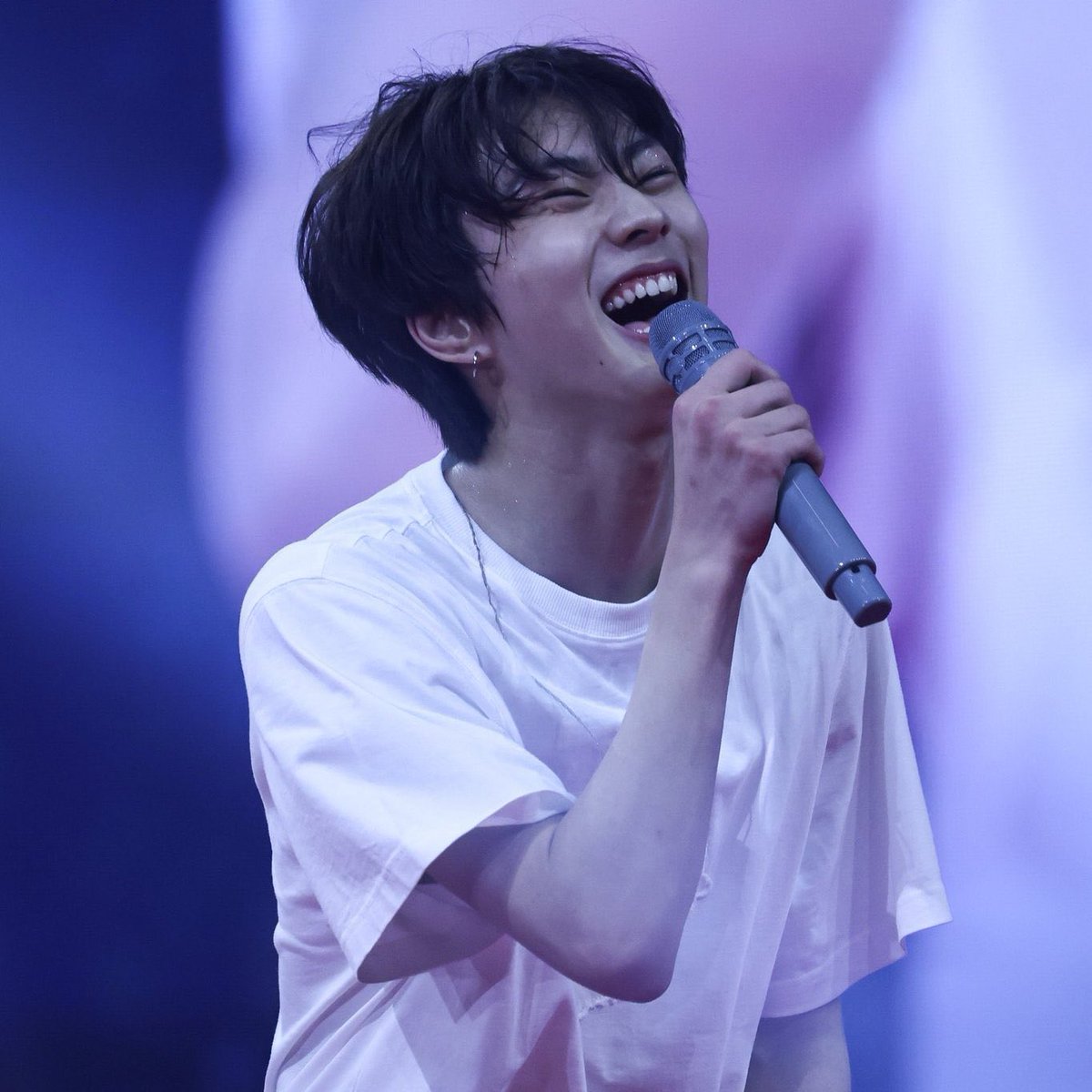 PIC0209's tweet image. happy jungwon, happy me ^^