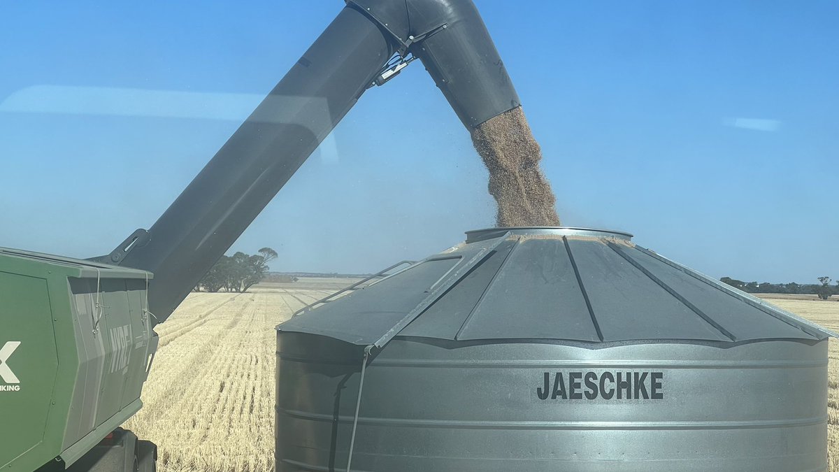 RodPohlner's tweet image. Pretty impressed when one of the company owners show his commitment to making the best product he can by driving all over Australia to strengthen them just in case it might be a issue in the future. I learnt a lot in a few hours. Thanks Lenny. It’s a beautifully designed machine.