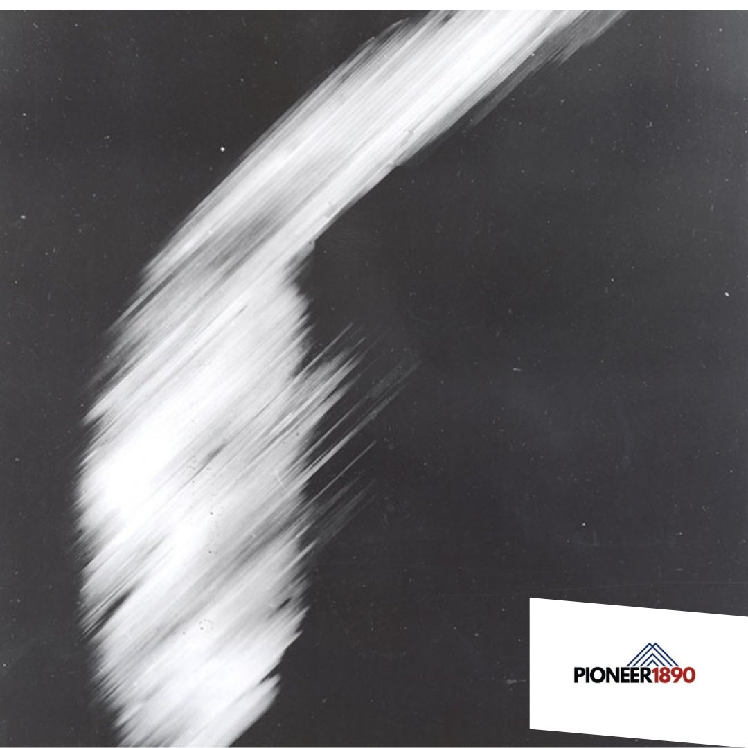 1890Pioneer's tweet image. August 7, 1959 the first satelite picture from space was taken by U.S. unmanned spacecraft Explorer 6, commonly known as the “Paddlewheel.” The photo, received in Hawaii, took nearly 40 minutes to transmit.

#space #finalfrontier #photo #pioneer1890 #spacephotography