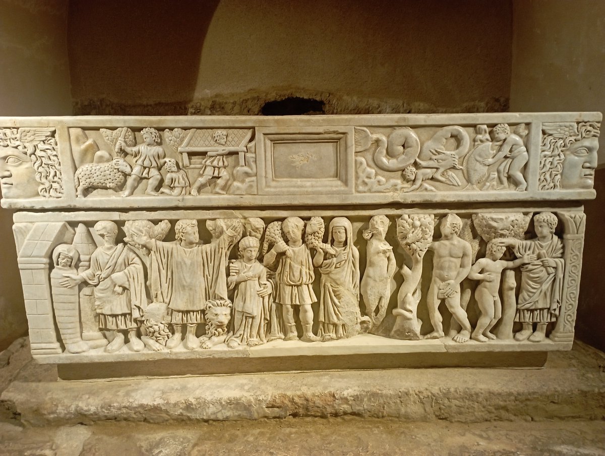 gundbald's tweet image. 05/08/2023 #crypte #lieux #sacrés #sarcophage