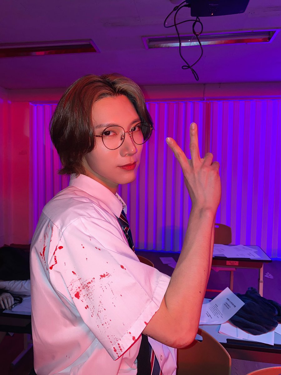 WayV_official's tweet photo. She's been sleeping all day!😾✌️

#TEN #李永钦
#TheAbandonedSchool #废校惊魂
#WayV #WeiShenV #威神V https://t.co/pCtxl8BtFM