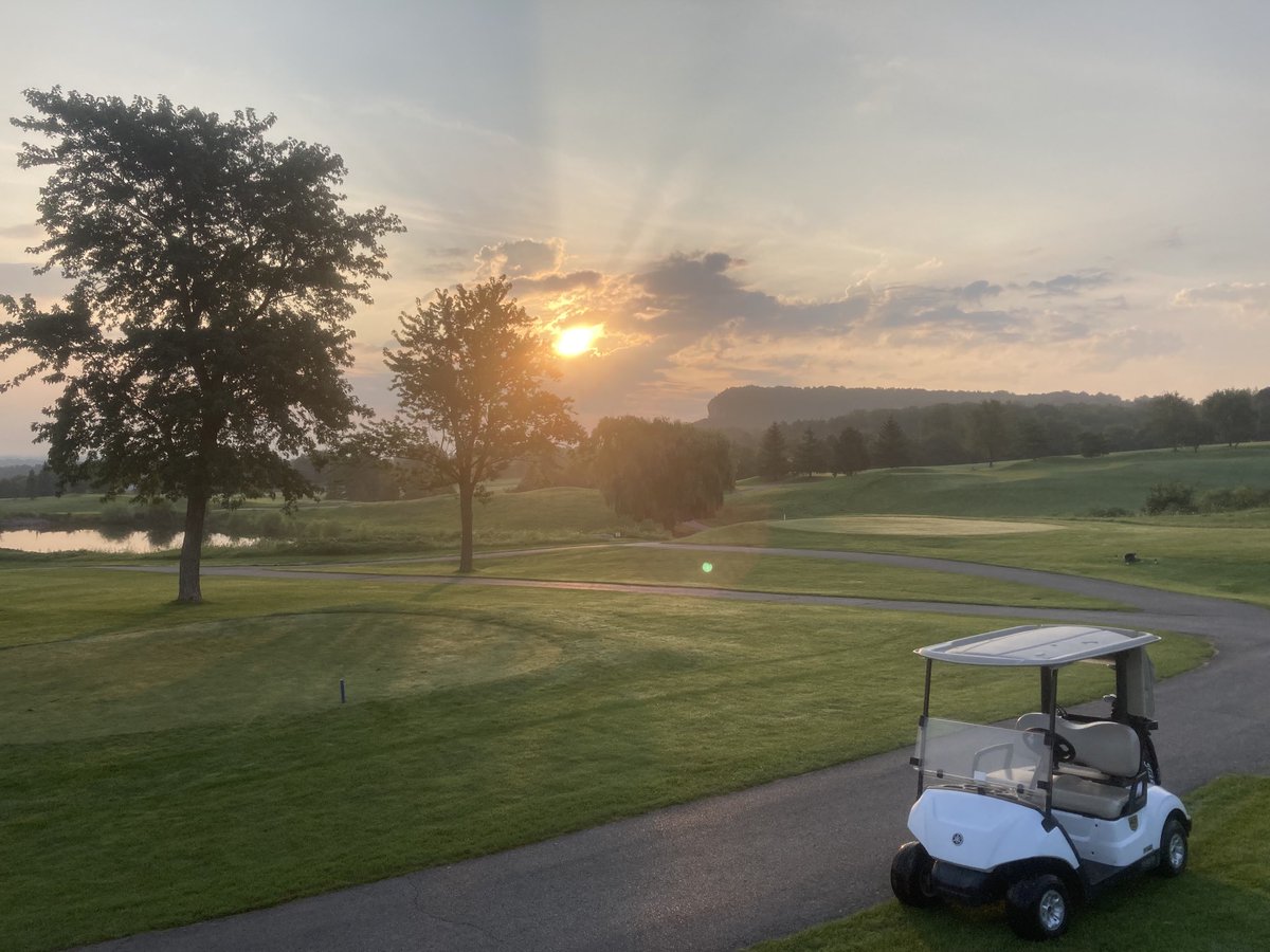 grahamjmarshall's tweet photo. Treat to be alive and here’s to a 6am tee time @ Ontario’s hidden gem, Lowville GC. Best pro shop and staff in the game https://t.co/7PLY9CS4VP
