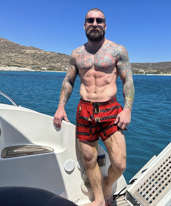 The relationship is suppose to be 50/50.  I take you around the world... You look cute and record our<a href="/tag/bahamas"class="tags"><span>#bahamas</span></a>