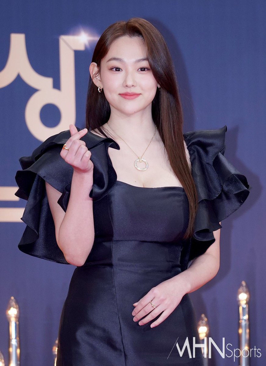 kang mina pics tweet media