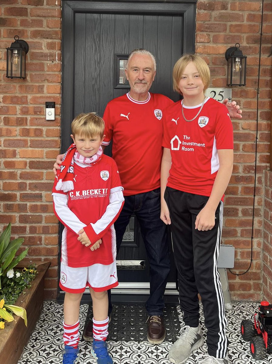 bazza_tyerman's tweet photo. And the dream begins…. @BarnsleyFC  😍 https://t.co/xpS0Y9qUdl
