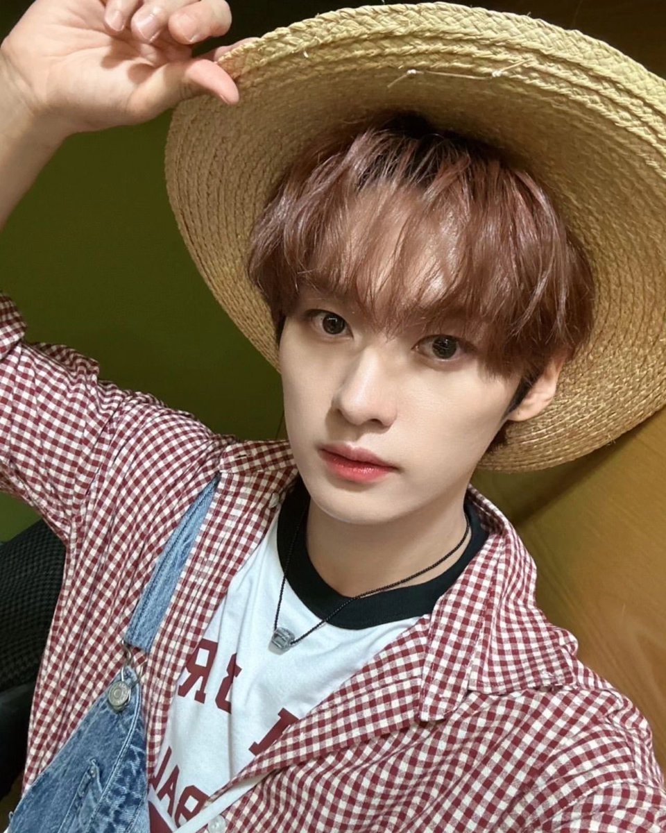skz_insta_'s tweet photo. [리노] 리노중심! 여름방학 재밌니!!????
#리노는기여어 #음악중심 https://t.co/klcMbah1NR