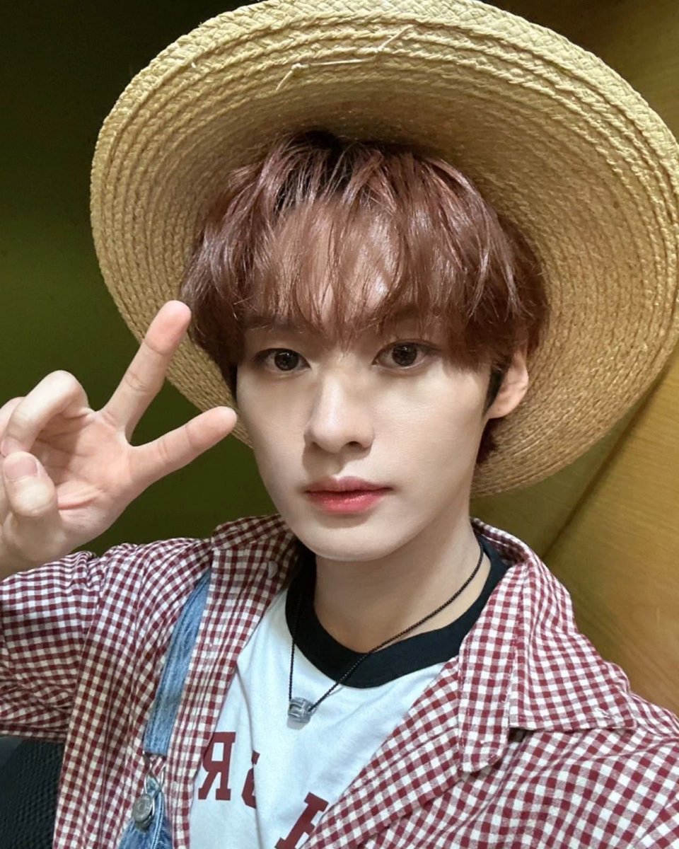 skz_insta_'s tweet photo. [리노] 리노중심! 여름방학 재밌니!!????
#리노는기여어 #음악중심 https://t.co/klcMbah1NR