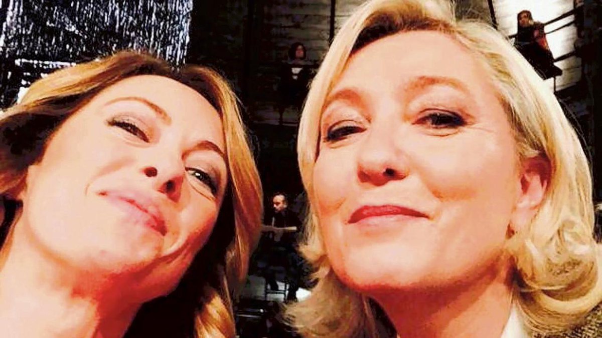 Le visage de l'extrême droite au pouvoir c'est la destruction administrative systématique de familles entières avec l'effacement de parents de leurs livrets de famille.