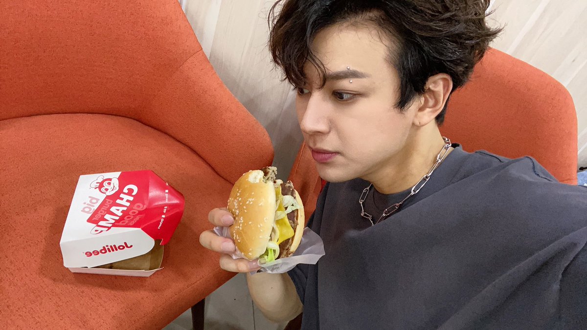 sssong6823's tweet image. 콘서트 끝나고 졸리비~~~!!