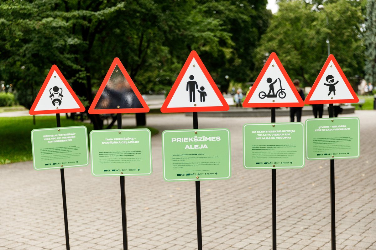 CSDD_LV's tweet image. No šodienas vari sastapt ceļojošo ekspozīciju &quot;Priekšzīmes aleja&quot; Centra sporta kvartāla bērnu rotaļu laukumā! ⚠️ Tas ir ceļvedis katram vecākam, pastāstot, kāpēc viņu priekšzīmei ceļu satiksmē ir milzīga nozīme!
 
#csdd #Priekšzīme