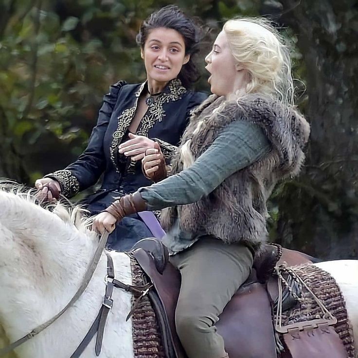 Yennefer ve Ciri o kadar samimi geliyor ki..
#ciriyennefer #TheWitcher3