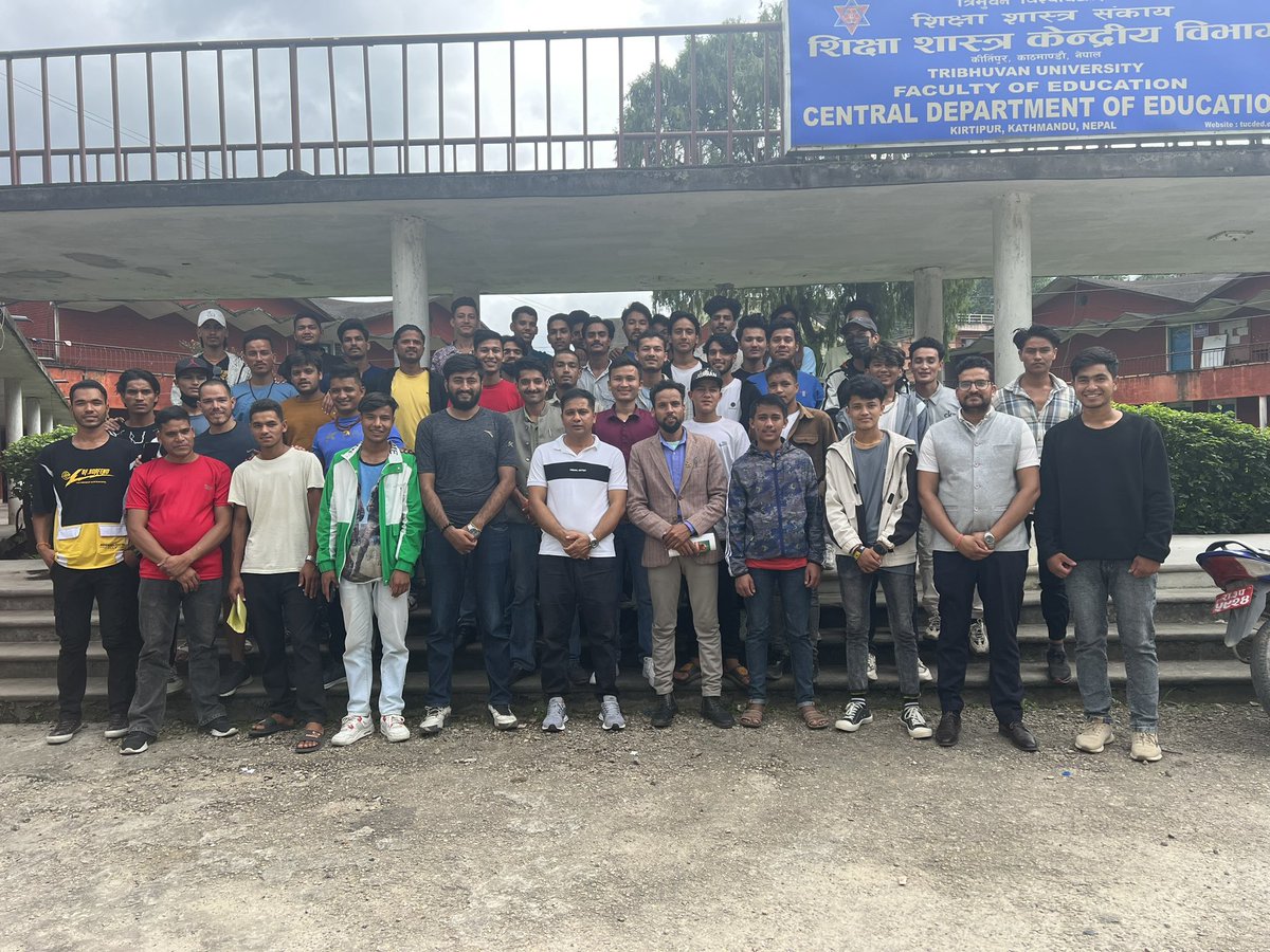 आज शनिबारको दिन युवाहरुको साथमा ! 
@ त्रीभुवन बिश्वबिधालय किर्तिपुरमा बझाङ्बाट काठमाडौं आएर  उज्वल भबिष्यका लागि संघर्ष गरिरहनुभएका युवा साथिहरु संगको अनौपचारिक भेटघाट