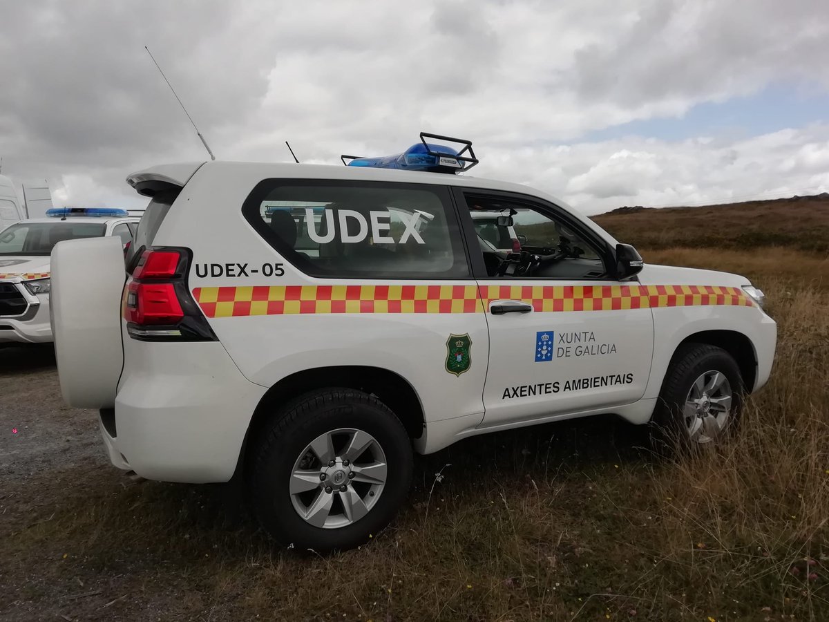 <a href="/xunta/">Xunta de Galicia</a> de #Galicia avanza como referente y crea una unidad especializada en directores tecnicos de extincion de #IncendiosForestales formada en exclusiva por #AxentesAmbientais.
<a href="/AndaluciaJunta/">Junta de Andalucía</a> debería tomar ejemplo y reconducir la regulación actual poniendo en valor a <a href="/AAMM_And/">Agentes Medioambientales de Andalucía</a>