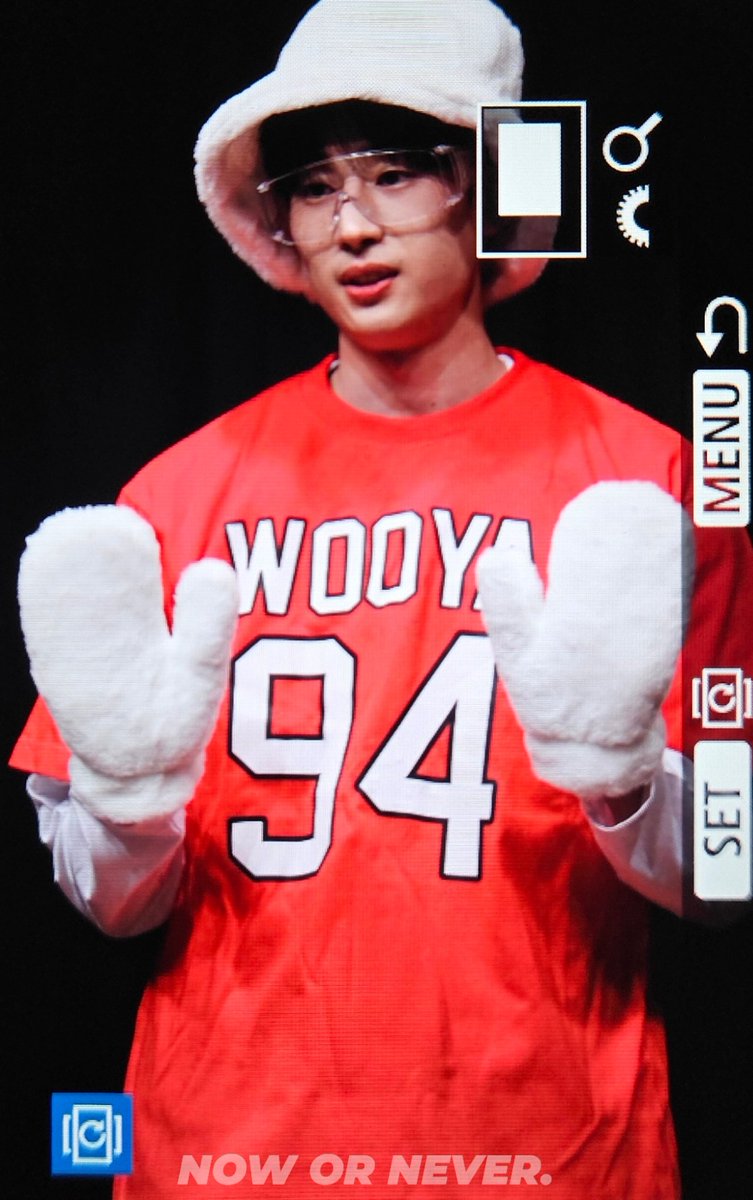 [PREVIEW]
230805
단지 널 사랑해 이렇게 말했지 🍬🍭 ❤️
#HANSEUNGWOO #한승우 #승우
<a href="/wooya_twt/">우야 (wooya)</a> <a href="/hanseungwoo_twt/">한승우(Han Seung Woo)</a>