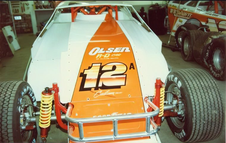jackjohnson12A's tweet photo. Inside Jack’s Garage with the Olsen https://t.co/z6bMDEW0Im