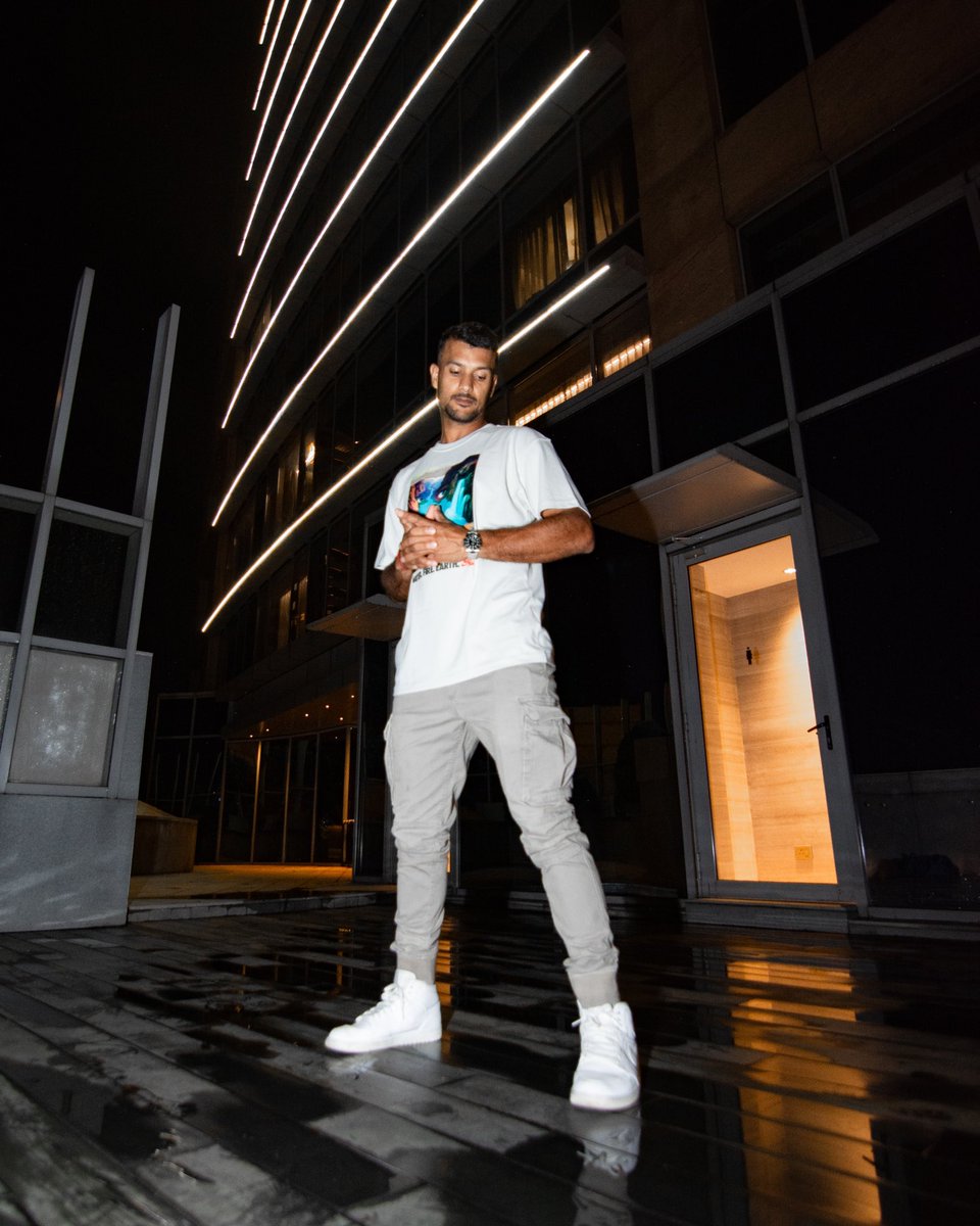 outfit jordan 11 legend blue on feet