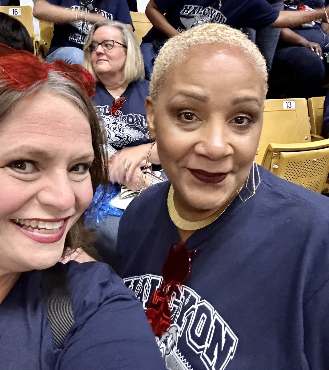 PrinShanshan2u's tweet image. Thank you so much for the most AWESOME convocation! @MPSAL you did this! @SchoolHalcyon is ready to “grow and show” with your support! #recordbreakingyear #thereismore @AskJadeJones @SuptMJBrown @DOCSFIVE