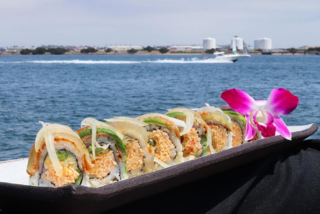 SushiLoungeSD's tweet photo. Celebrate summer with our August Roll of the Month, the Endless Summer Roll!

Endless Summer Roll
Inside: Spicy krab, tempura green onion, cucumber
Outside: Cajun albacore, avocado, garlic ponzu, sweet white onion

We are open until 9:30pm tonight. See you soon! https://t.co/esuBNje8Sd
