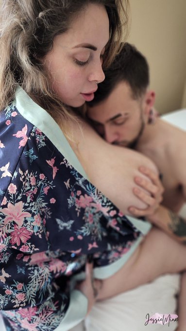 DM code &ldquo;Double Feature&rdquo; to get TWO B/G videos!!  🌸https://t.co/Zh7iM8VDv9🌸 https://t.co/br72zPoCZd