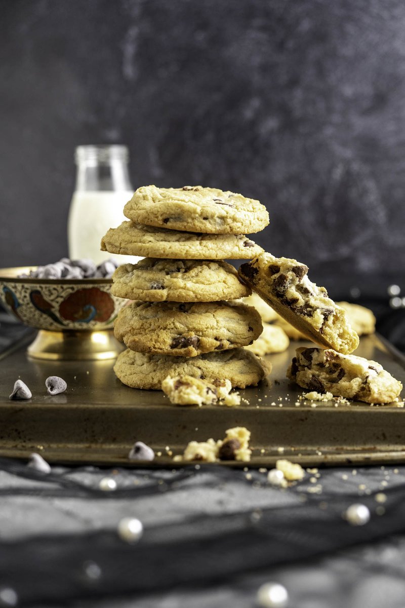 NowDelish's tweet photo. Out of brown sugar and up for a new recipe for gooey, soft and chewy chocolate chip cookies with granulated sugar instead? These delicious chocolate chip cookies without brown sugar are delicious, rich, aromatic and oozing with chocolate.

Recipe link: https://t.co/hZn8iRaPYf https://t.co/kdRE1oR6o3