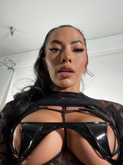 https://t.co/1lTWr2pMYb ITS FREE TODAY MAKE SURE TO JOIN GUYS IM SUCKING DICK AND GETTING CUMMED ON 😭😭😭😭