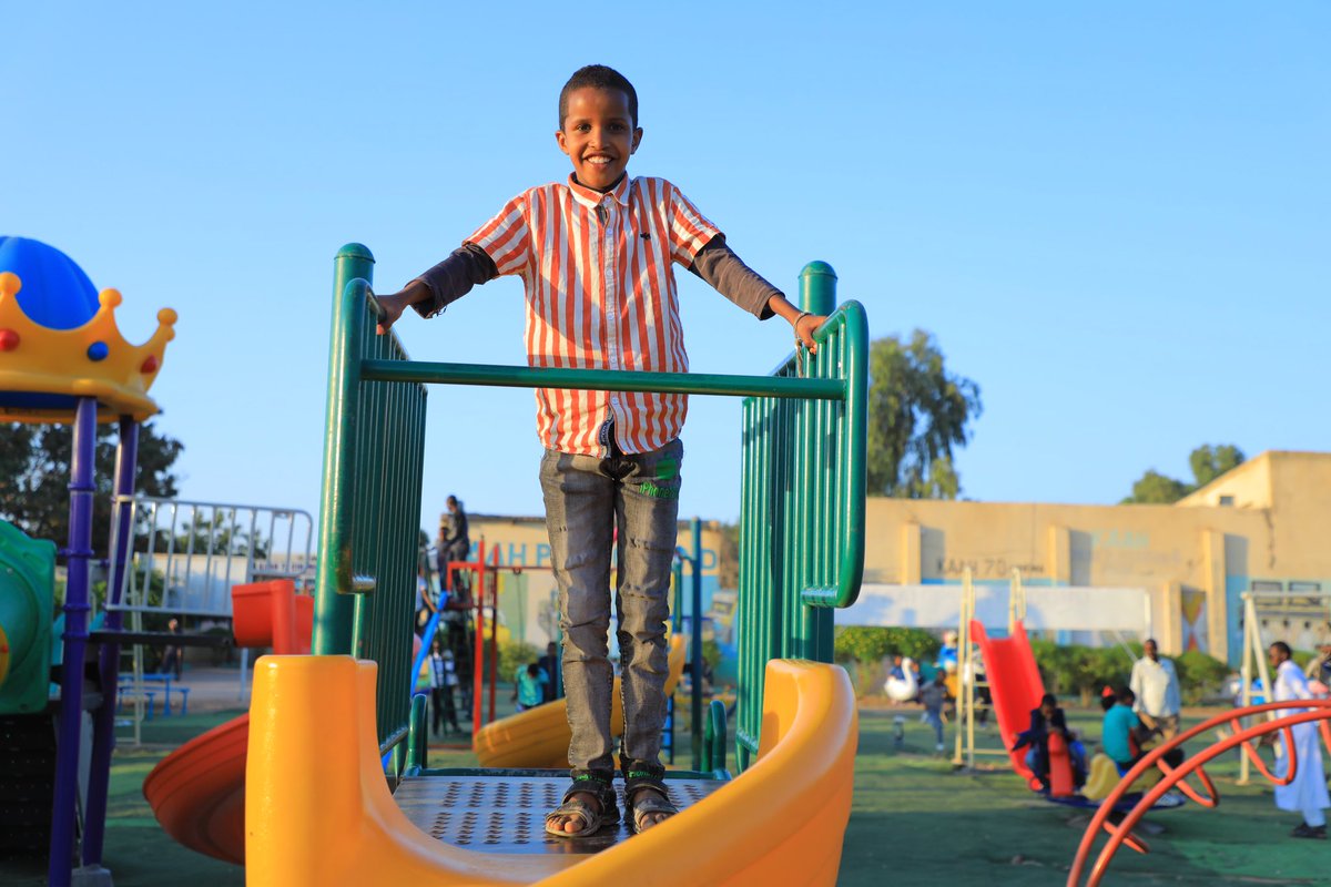 MWLOrg_Fr's tweet image. La Ligue islamique  mondiale parraine des dizaines de milliers d'orphelins à travers le monde en prenant en charge leurs diverses affaires de santé et d'éducation. Elle se concentre également sur leur formation et leur qualification pour le marché du travail de sorte qu’ils…