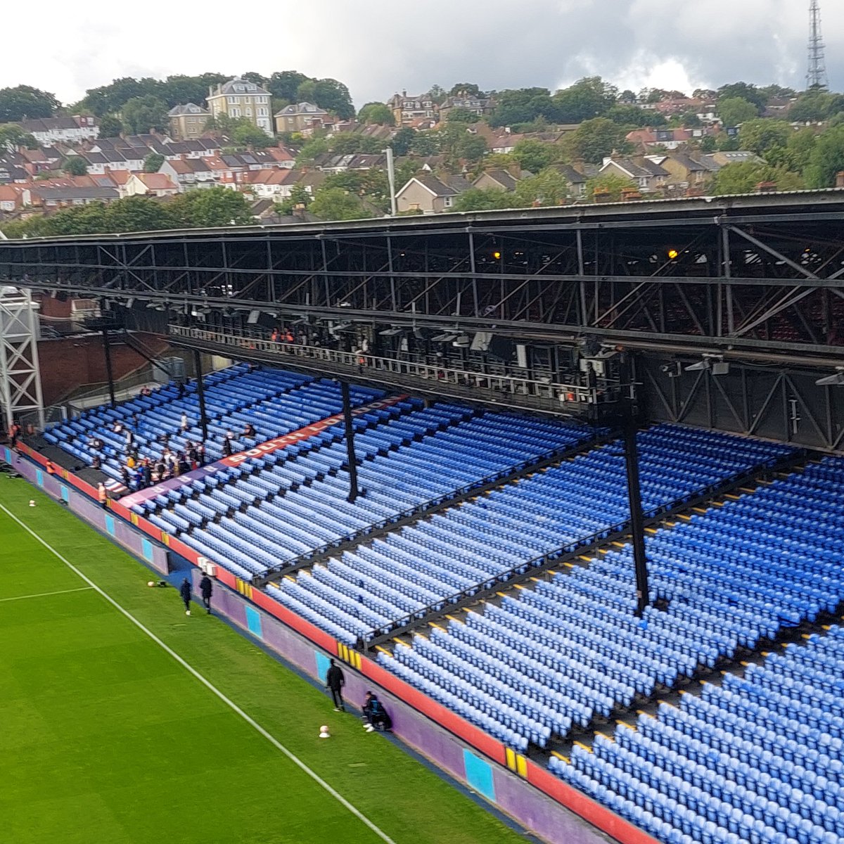 Kate Thompson ❤💙 tweet media