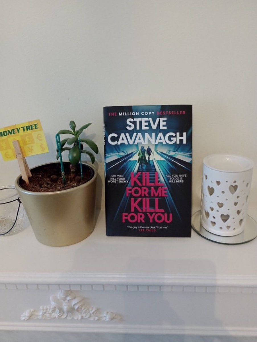 Brilliant to see so many happy readers getting their copies of Kill For Me Kill For You by <a href="/SteveCavanagh_/">Steve Cavanagh</a> this week. 
Order your copy now linktr.ee/killformekillf…