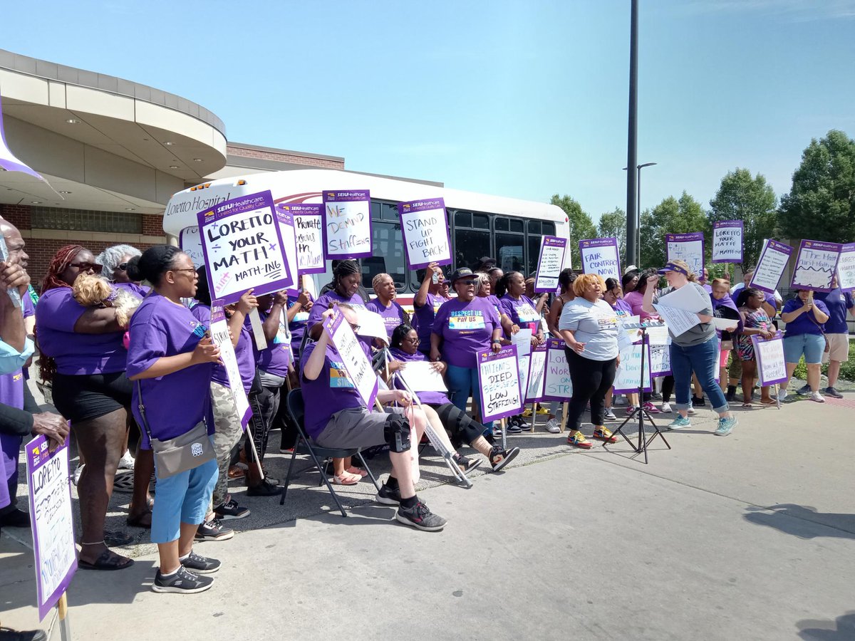 plpchallenge's tweet photo. #LorettoHospital workers are striking in #Chicago & going strong! Let's build a mass internationalist communist movement that strikes at the heart of this racist, sexist profit system!
#Fightback #WorkersUnited #NeverDefeated #TheOnlySolution #CommunistRevolution https://t.co/gWoNZqQli2