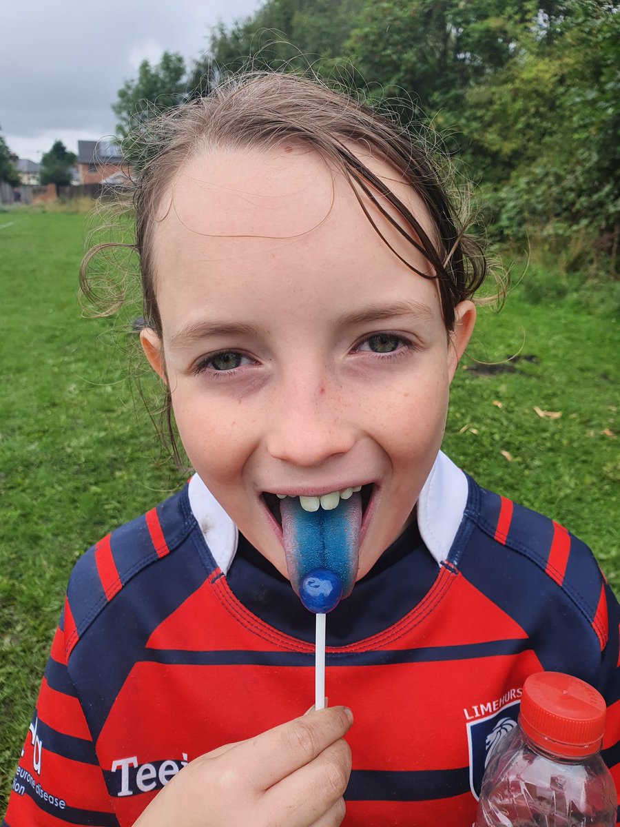 AmazingARY3's tweet photo. I've played for @limehurstlions1 since I was 5 and even though I love it I am usually the smallest on the pitch and not very confident. But at @hemsworthdragon festival today I smashed it and scored my first ever try. I'm so happy!!!!!
#rugbyleague #loverugbyleague https://t.co/1HIFij8FJw