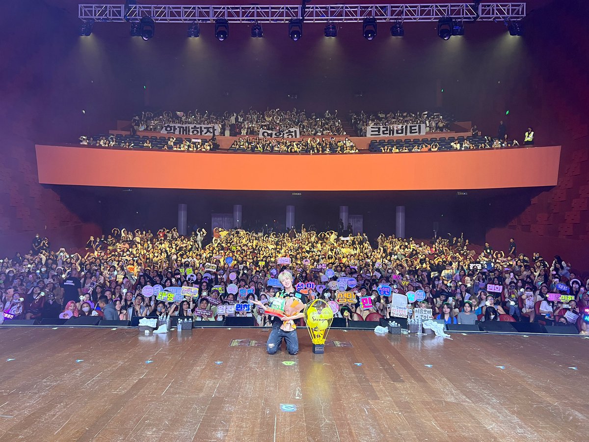 CRAVITYstarship's tweet photo. [📸] 230805
2023 CRAVITY THE 1ST WORLD TOUR 'MASTERPIECE' in MANILA
⠀
#CRAVITY #크래비티
#CRAVITY_1ST_WORLD_TOUR
#MASTERPIECE
#MASTERPIECE_IN_MNL https://t.co/Jicagl0xss
