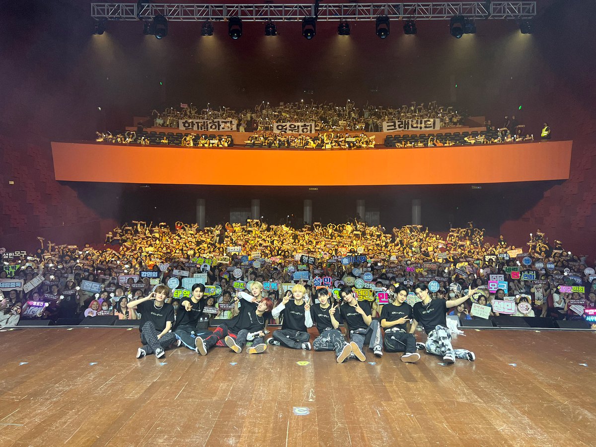 CRAVITYstarship's tweet photo. [📸] 230805
2023 CRAVITY THE 1ST WORLD TOUR 'MASTERPIECE' in MANILA
⠀
#CRAVITY #크래비티
#CRAVITY_1ST_WORLD_TOUR
#MASTERPIECE
#MASTERPIECE_IN_MNL https://t.co/Jicagl0xss